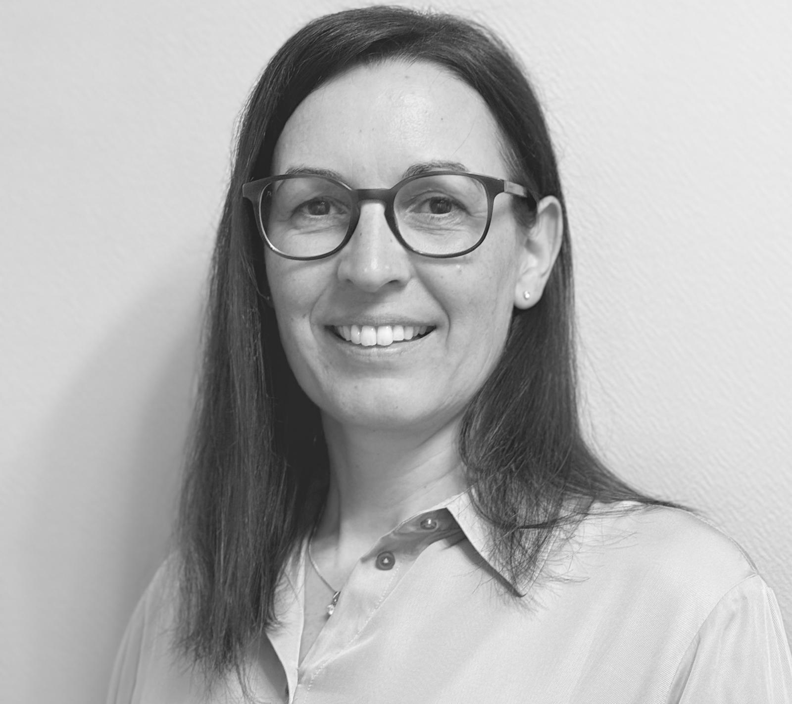 Porträtfoto von Vicky Leßmann, systemische Beraterin und Supervisorin